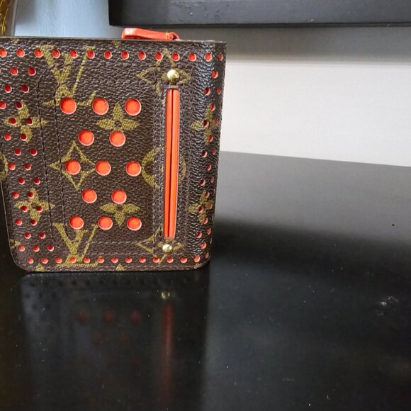EUC Authentic RARE Limited Edition LV Perforated Wallet (full Inclusion) - Picture 5 of 15